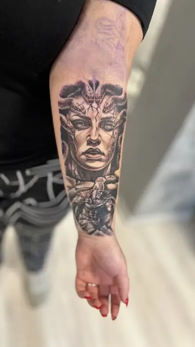 Vdk2ink Tattoo and piercing