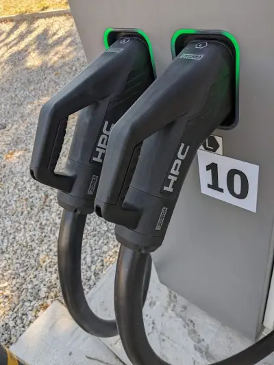 Станция за зареждане Fines