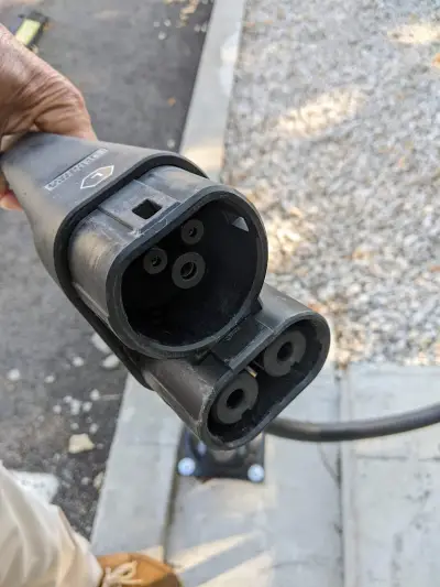 Станция за зареждане Fines