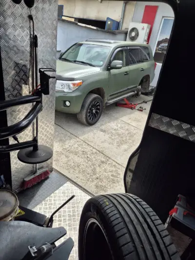 Мобилен сервиз за гуми SOS-TIRES