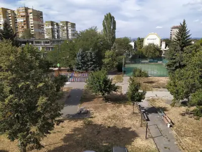 Детска площадка - Надежда 4, бл. 435