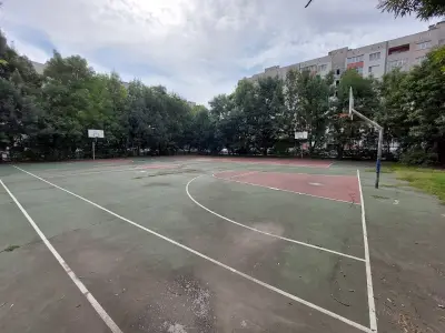 Спортни игрища (футбол и баскетбол)