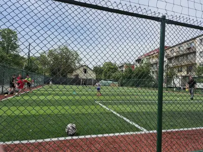 Футболно игрище 220