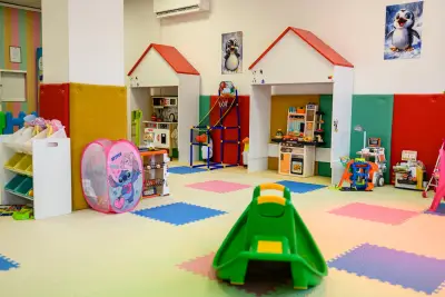 Детски парти център - Huggy Playhouse