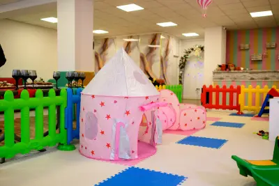 Детски парти център - Huggy Playhouse