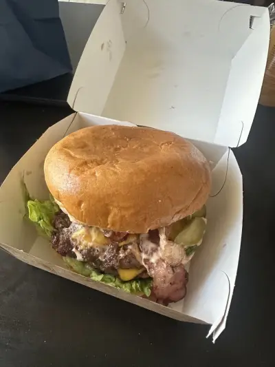 Skapto Iztok - Burgers, Beers & Buddies