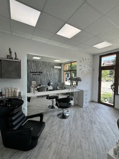 Poly Boneva Beauty Club