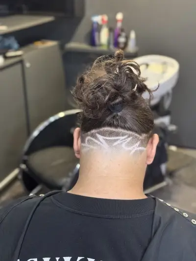 Hood Blendz Barbershop