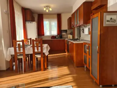 Spacious 2 Bedroom Apartment