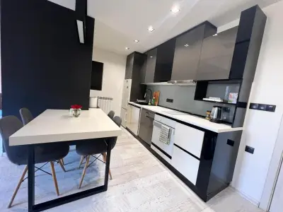 The Mirror Apartment