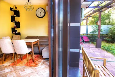 Claire Apartment with Garden