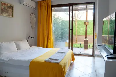 Claire Apartment with Garden
