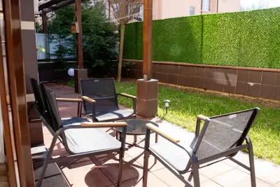 Claire Apartment with Garden