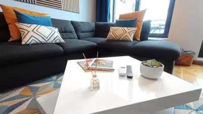 Business Hub Bliss: Modern Comfort
