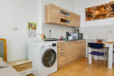 Adella Boutique Hotel - Free Secured Parking