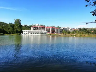 Трявна Лейк Хотел