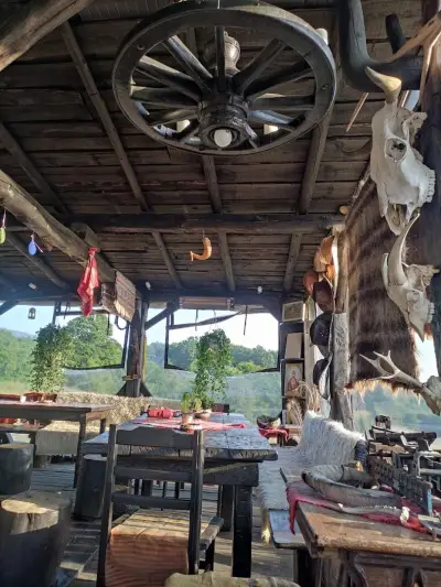 Фермата, село Железница