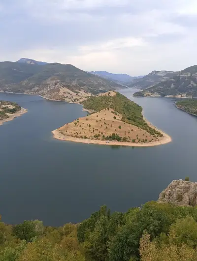 Меандрите на р. Арда