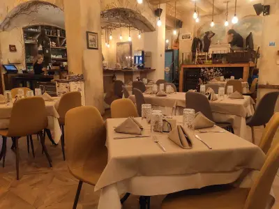 Dali Art Restaurant