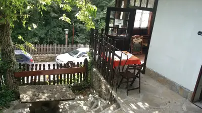 Къща за гости " Петте ореха"