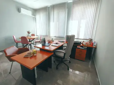 Наталия Монева-Брокер на недвижими имоти