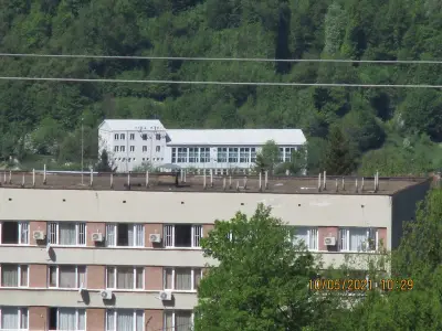 Професионална гимназия по туризъм „Пенчо Семов"