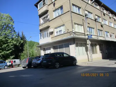 ОУ Неофит Рилски
