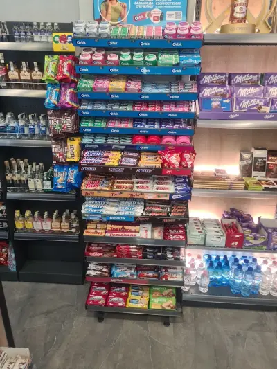Lift Shop Tobacco and Drinks