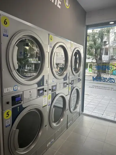 Пералня на самообслужване La Wash