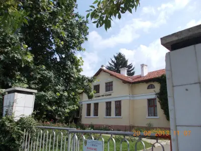 Институт по розата и етеричномаслените култури / Institute of Roses, Essential and Medical Cultures
