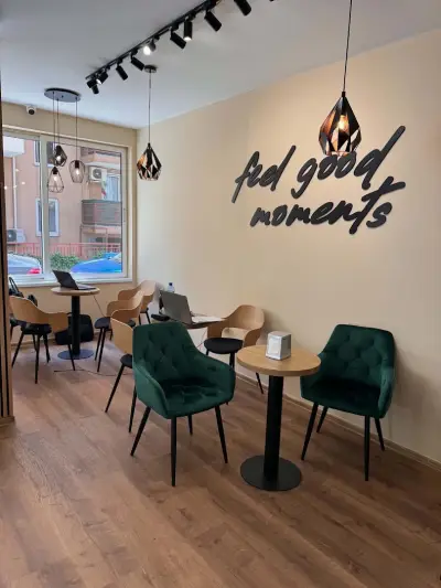 Cafe 32