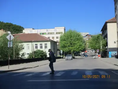 Местни данъци и такси