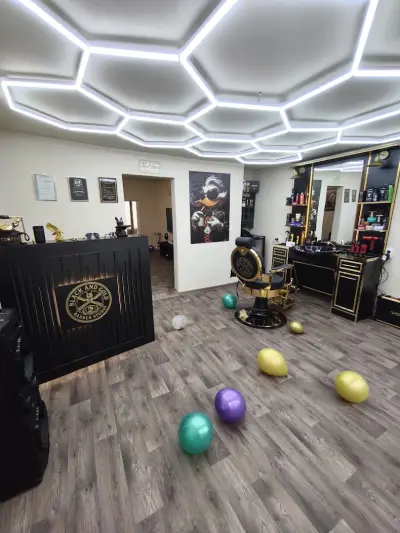 Black and Gold Barber Studio