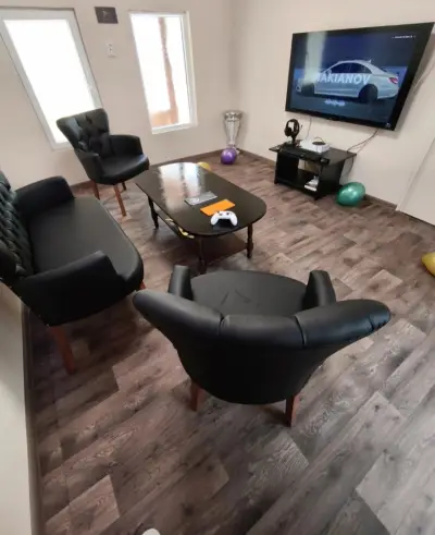 Black and Gold Barber Studio