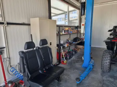 AUTO HOUSE