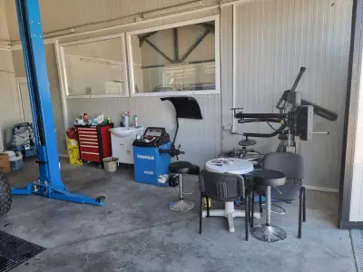 AUTO HOUSE