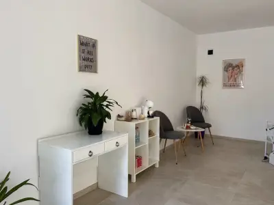 Flora Nails