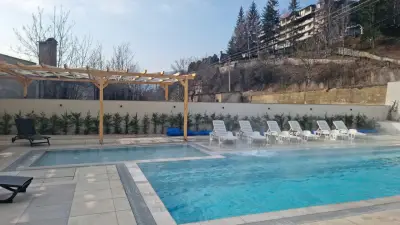 VIMONA Термални вътрешен и външен басейни 36-39 градуса минерална вода
