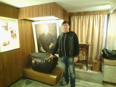 Щайнер мебел