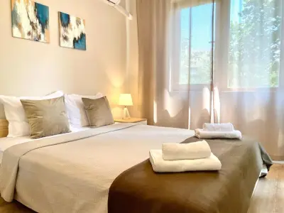 City Centre Bright & Cozy Apartment