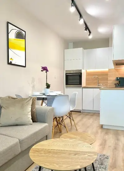 City Centre Bright & Cozy Apartment