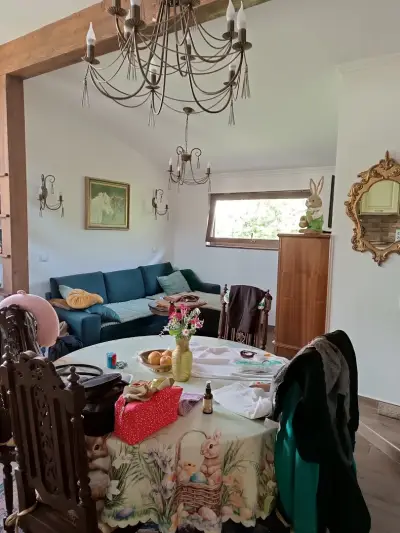 River's house, very good location, free parking!