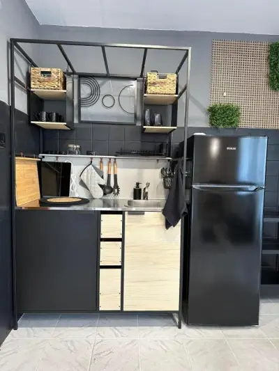 Boutique 1 bedroom apartment with Private Parking and Port View