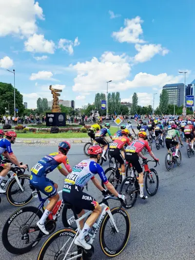 Giro d’Italia statue