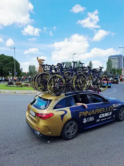 Giro d’Italia statue