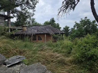 Глинената къща Лещен