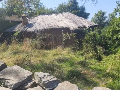 Глинената къща Лещен