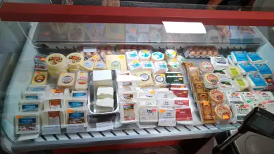магазин за млечни и месни продукти