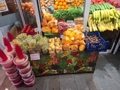 Плодове и зеленчуци в подлеза