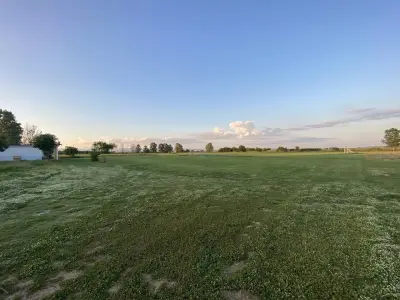 Стадион с. Ясно поле